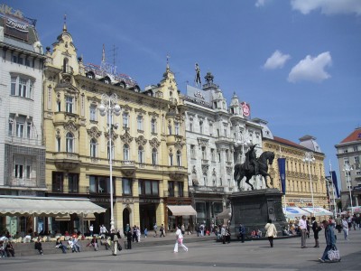 Zagreb_trg_bana_Jelačića