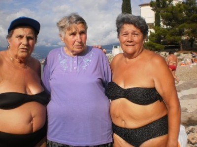 žene na plaži